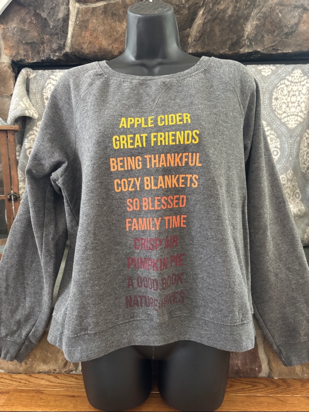 Love Peace & Lazy Days Cozy Gray Graphic Sweatshirt - Autumn Text Print size L